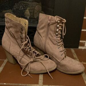 Size 8 pink boots